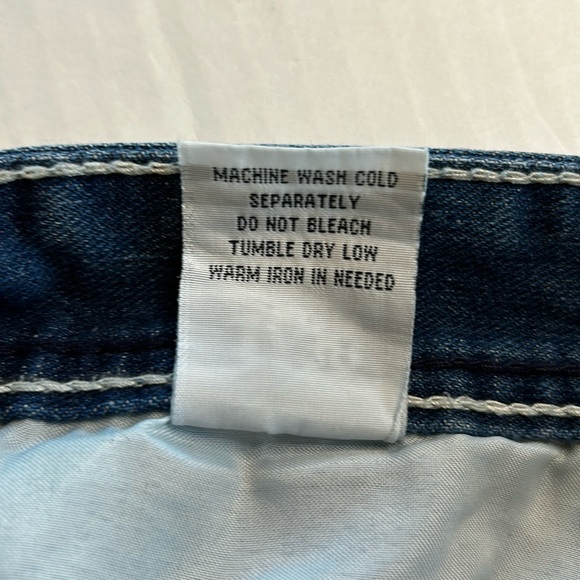 1738 Dynasty Blue Denim Distressed Embroidered Back Pocket Jeans. Size 36 - Picture 10 of 15